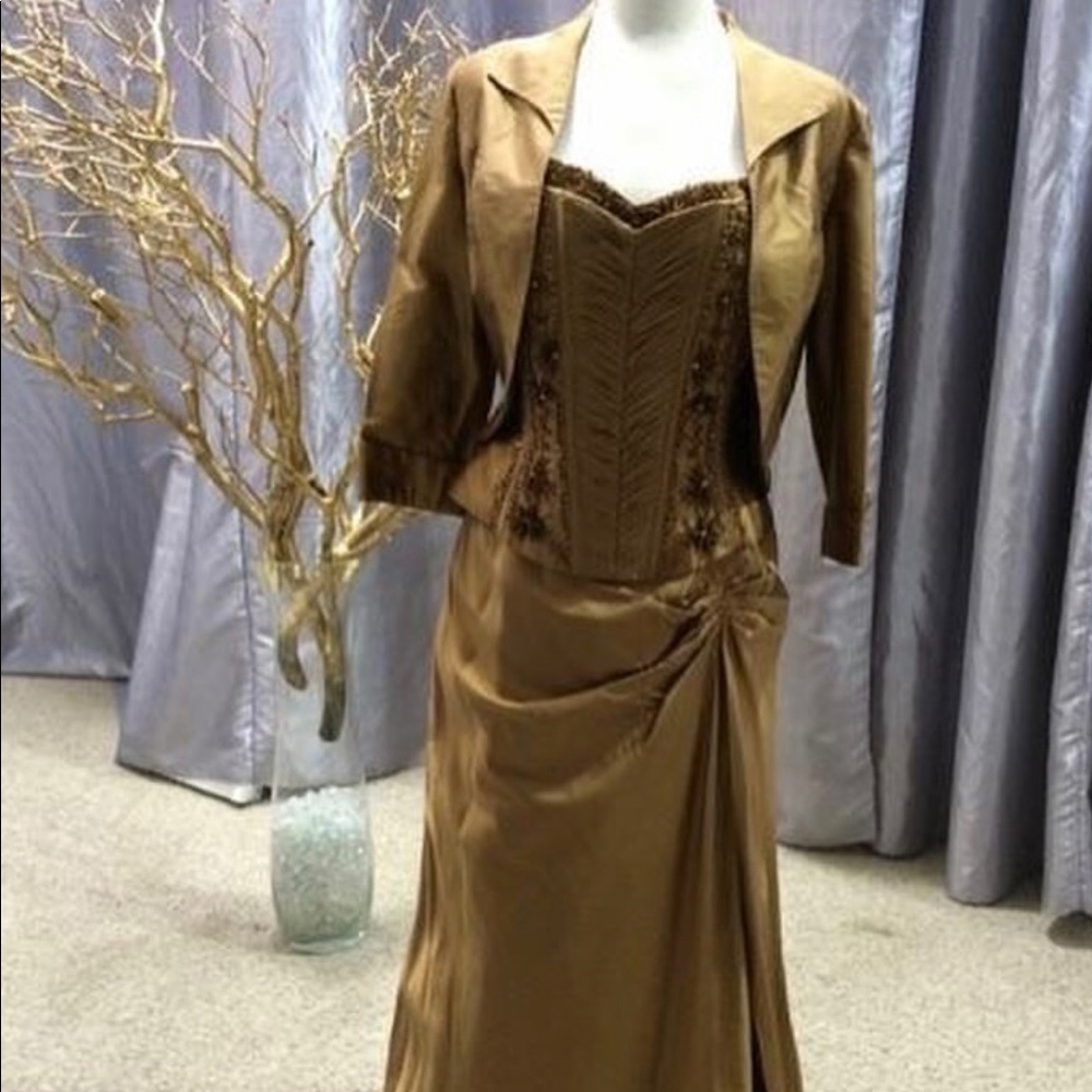 Elegant mother’s dress